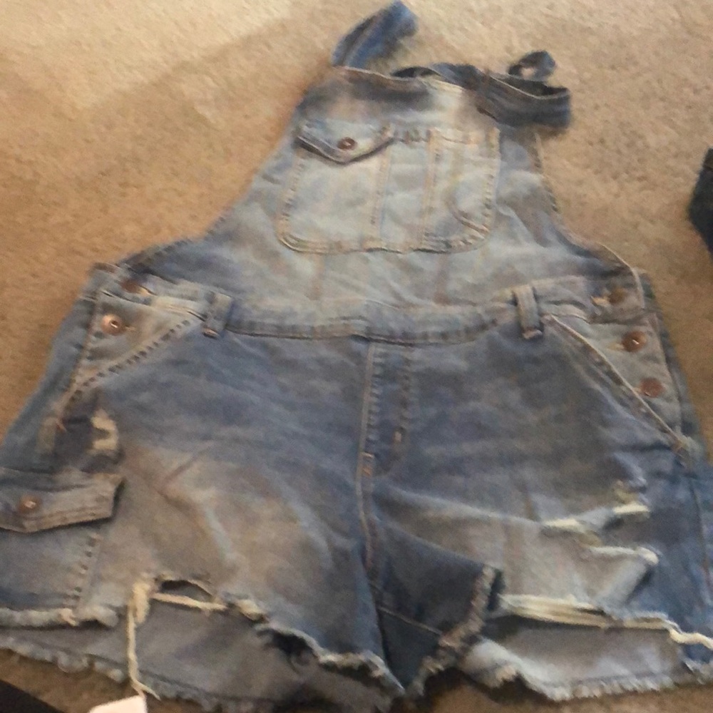 Overall shorts